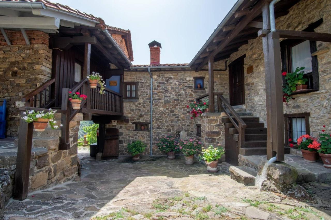 Viviendas El Barrio Cabezon de Liebana ภายนอก รูปภาพ